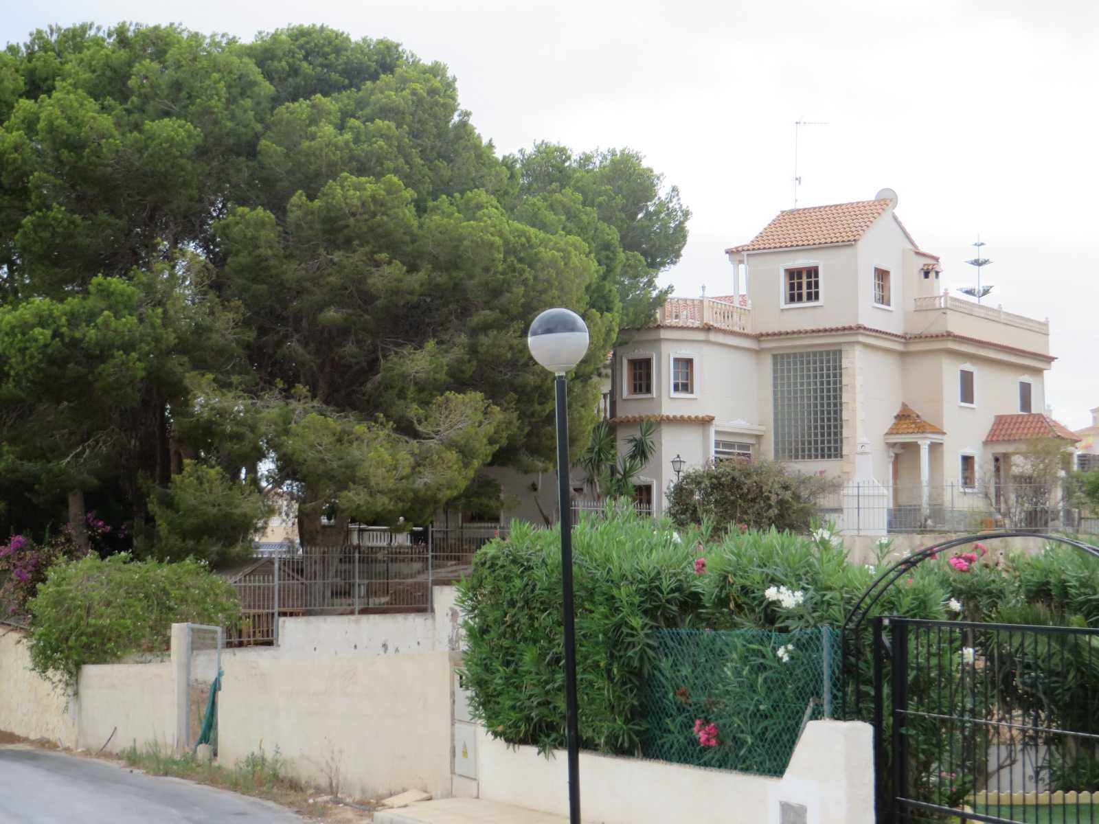 Vivienda en C/ Aranjuez Nº 5, San Miguel de Salinas